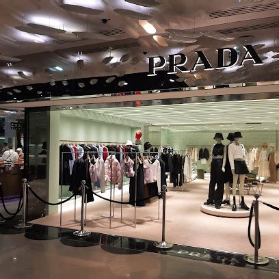 prada paris lafayette uomo vicino a me|Prada.